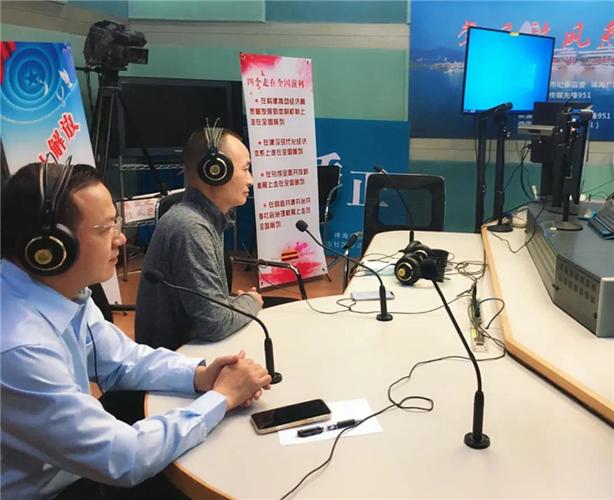 相約珠海電臺(tái)城市會(huì)客廳珠海一職實(shí)驗(yàn)學(xué)校為您解析全國職業(yè)教育大會(huì)上